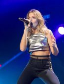 Tove-Lo-Performing-at-103