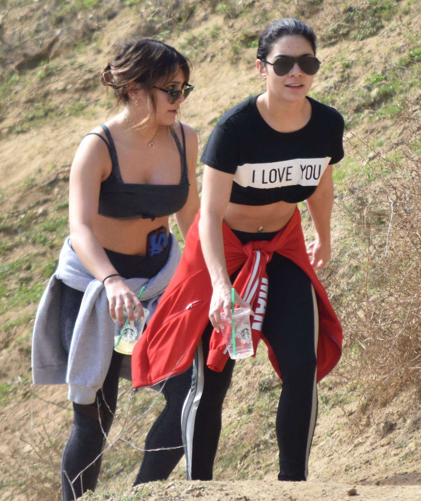 Vanessa-Hudgens-and-Stella-Hudgens-Hiking-in-LA-9