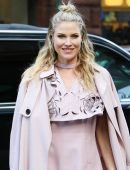 Ali-Larter-810