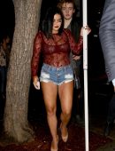 Ariel-Winter-in-Cut-offs-Leaving-Peppermint-10