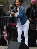Ashley-Judd-at-Women's-March-on-Washington-in-Washington-3