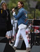 Ashley-Judd-at-Women's-March-on-Washington-in-Washington-6