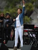 Ashley-Judd-at-Women's-March-on-Washington-in-Washington-7