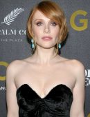 Bryce-Dallas-Howard-at-the-Premiere-of-Gold-in-NYC-7