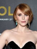 Bryce-Dallas-Howard-at-the-Premiere-of-Gold-in-NYC-8