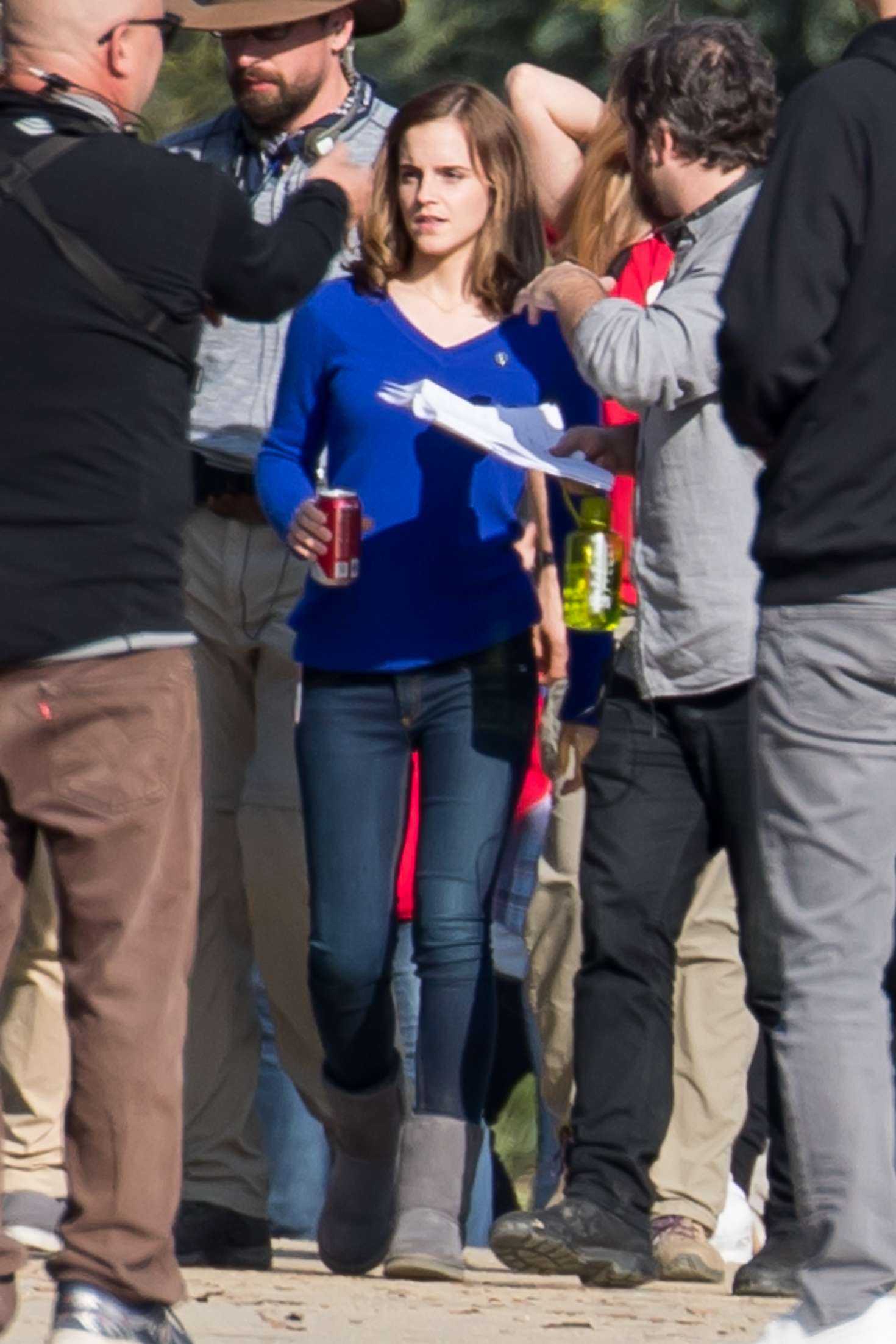 Emma-Watson-on-the-Set-of-The-Circle-5