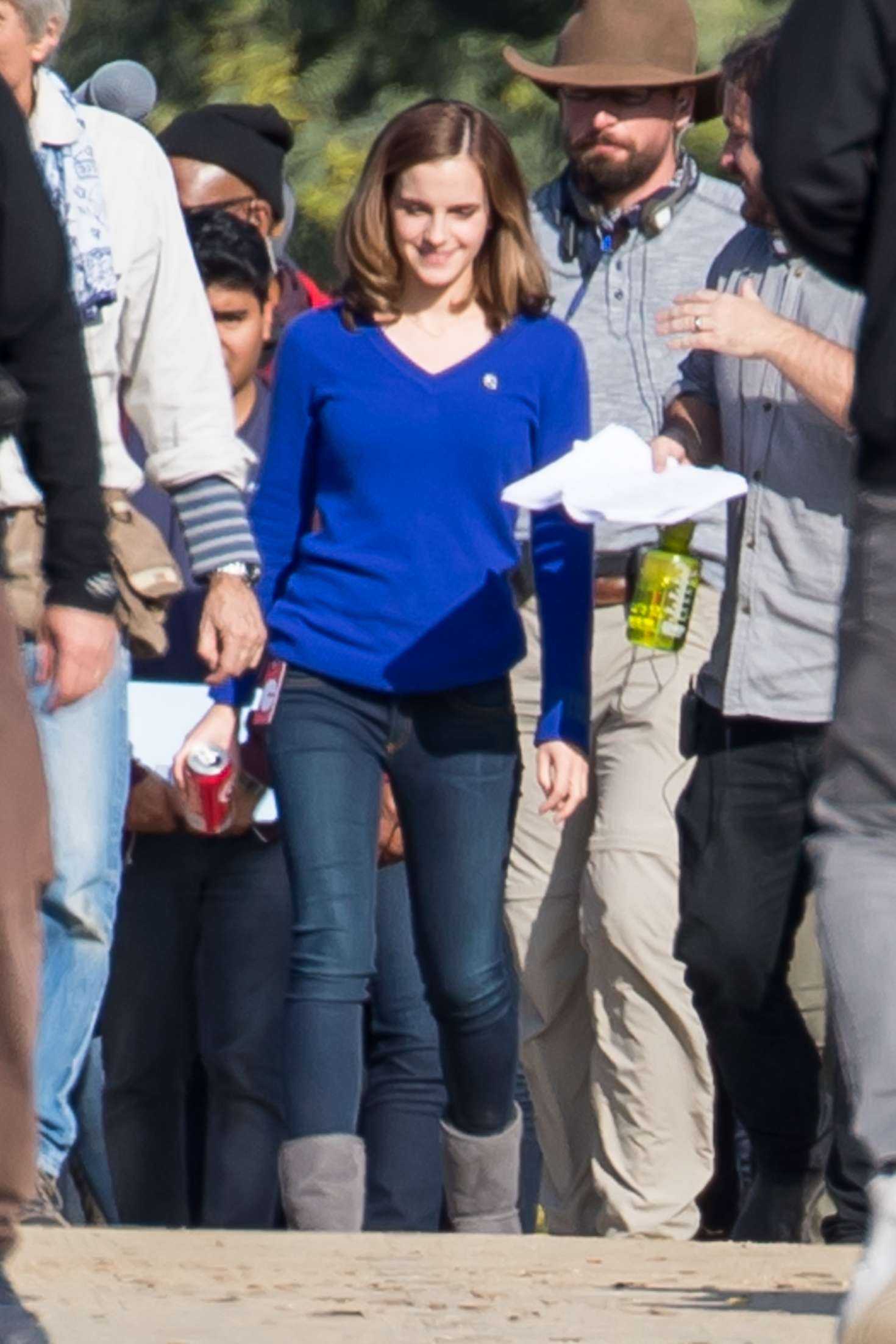 Emma-Watson-on-the-Set-of-The-Circle-7