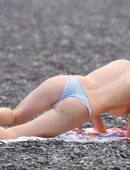 Jess-Impiazzi-in-Bikini-801