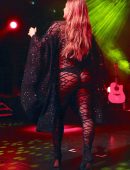 Joanna-Levesque-Performing-Live-at-KOKO-in-London-4