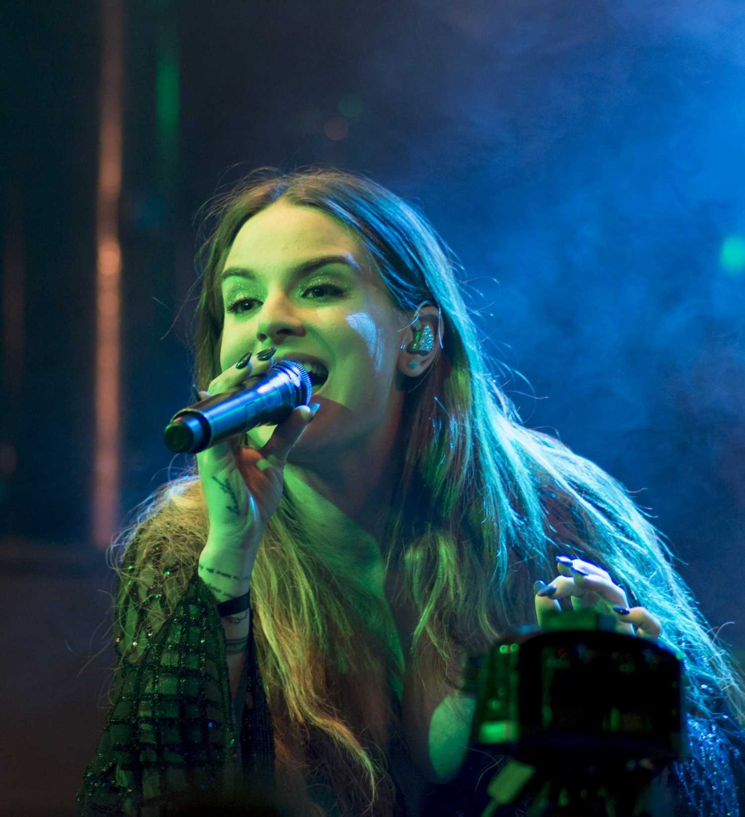Joanna-Levesque-Performing-Live-at-KOKO-in-London-7