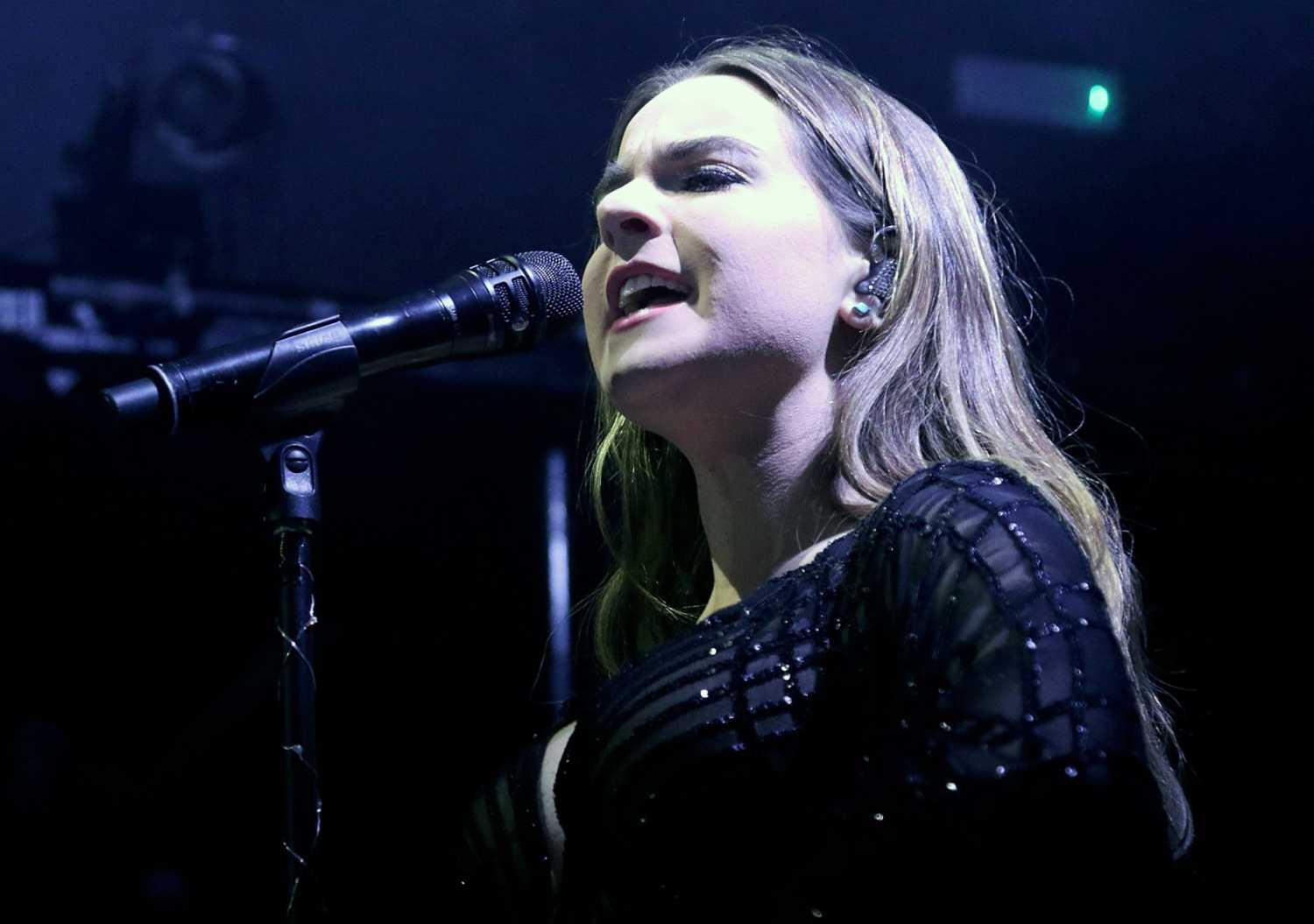 Joanna-Levesque-Performing-Live-at-KOKO-in-London-8