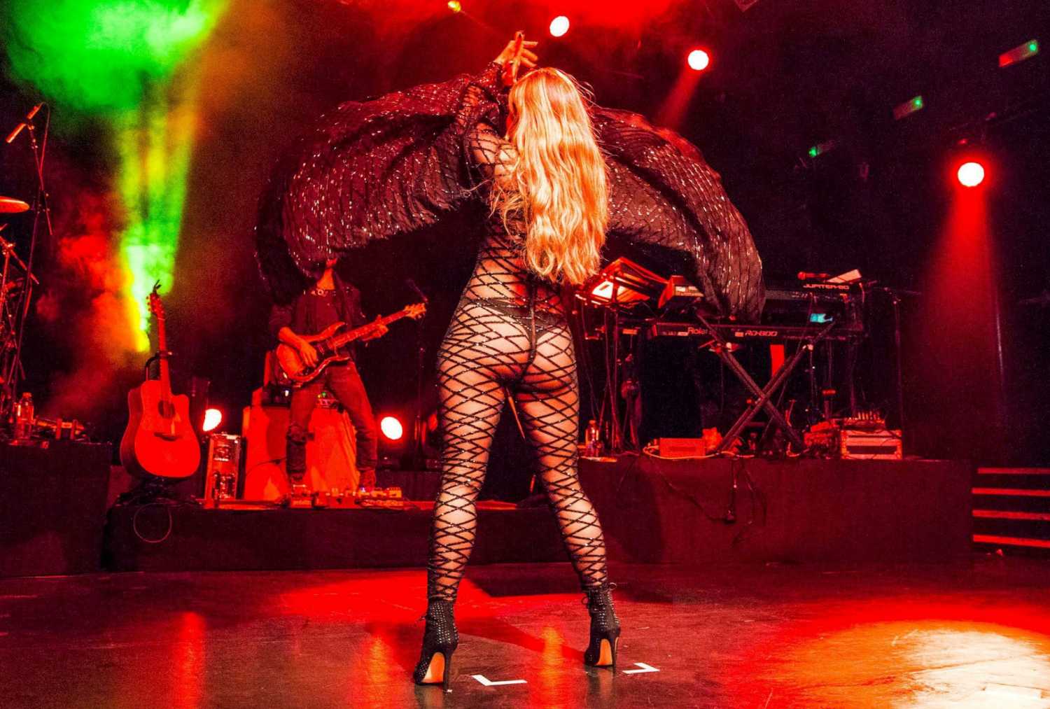 Joanna-Levesque-Performing-Live-at-KOKO-in-London-9
