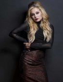 Kelli-Berglund-in-Black-Chalk-Magazine-Photoshoot-6