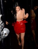Kylie-Jenner-Cleavage-12
