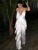 Kylie-Jenner-and-Kim-Kardashian-5