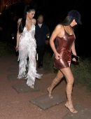 Kylie-Jenner-and-Kim-Kardashian-7