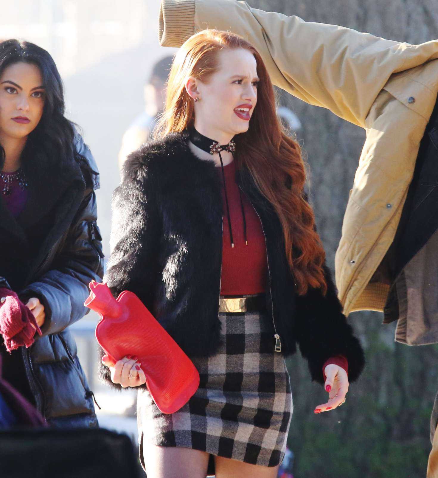 Madelaine-Petsch-on-the-Set-of-Riverdale-3