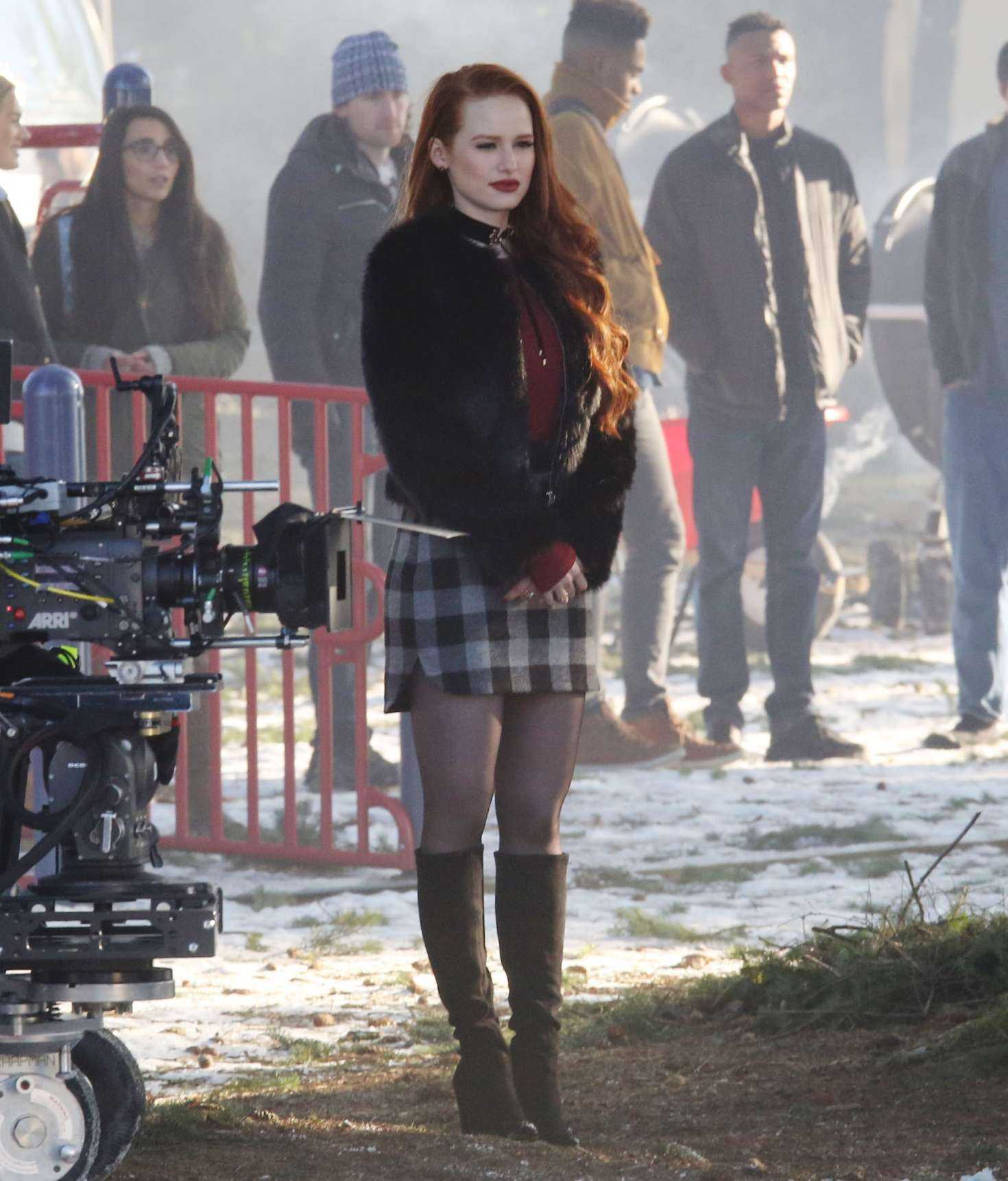 Madelaine-Petsch-on-the-Set-of-Riverdale-4