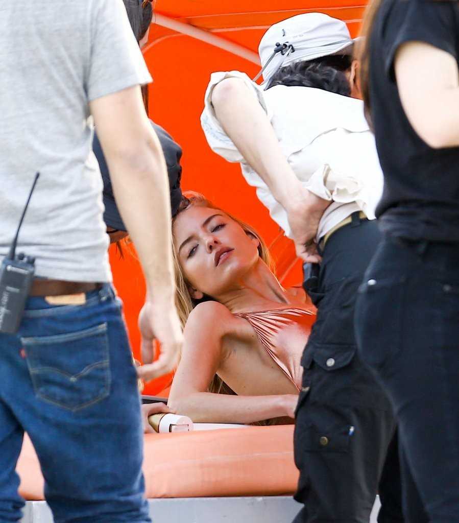 Martha-Hunt-Swimsuit-Photoshoot-in-Miami-1