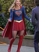 Melissa-Benoist-filming-Supergirl-in-Vancouver-1