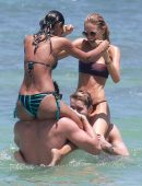 Romee-Strijd-Jasmine-Tookes-and-Lais-Ribeiro-6