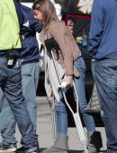 Sarah-Hyland-Booty-Filming-Modern-Family-1