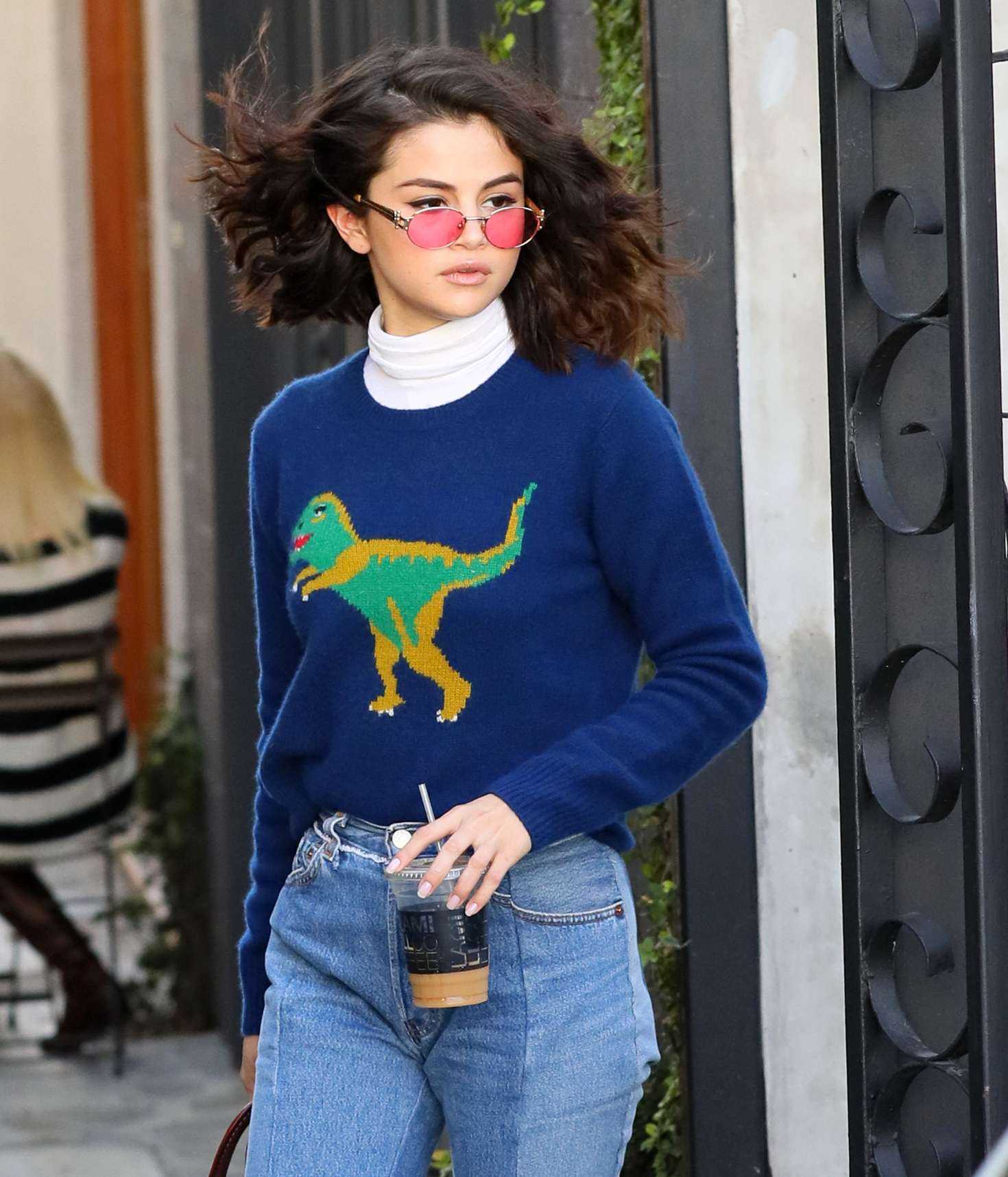 Selena-Gomez-Leaving-Nine-Zero-One-Salon-5
