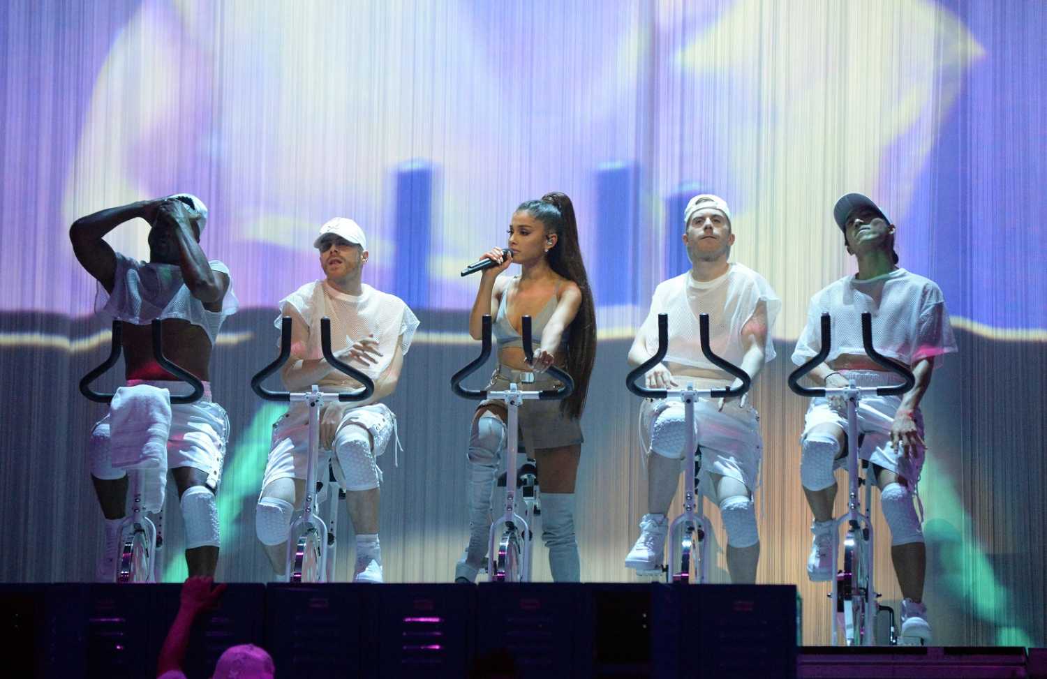 Ariana-Grande-on-Dangerous-Woman-Tour-in-Phoenix-AZ-2