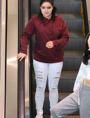 Ariel-Winter-in-White-Jeans-602