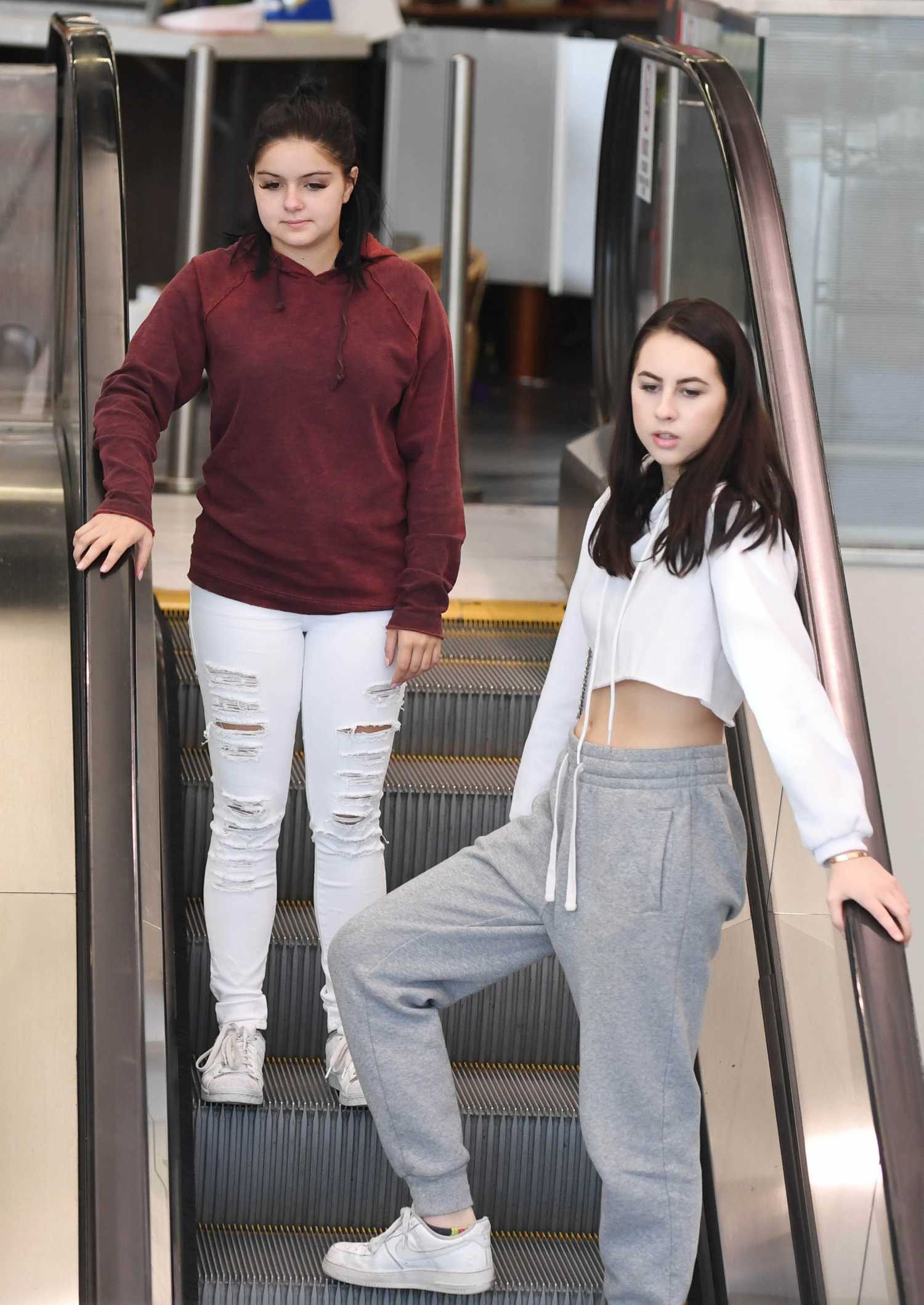 Ariel-Winter-in-White-Jeans-603