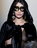 Bella-Hadid-at-Alberta-Ferretti-Fall-2017-Fashion-Show-in-Milan-1