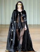 Bella-Hadid-at-Alberta-Ferretti-Fall-2017-Fashion-Show-in-Milan-3