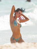 Bella-Thorne-506