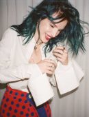 Bella-Thorne-in-Wonderland-Magazine-Spring-2017-4