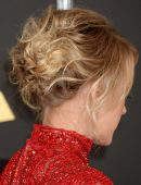 Carrie-Underwood-at-59th-Grammy-Awards-in-Los-Angeles-6