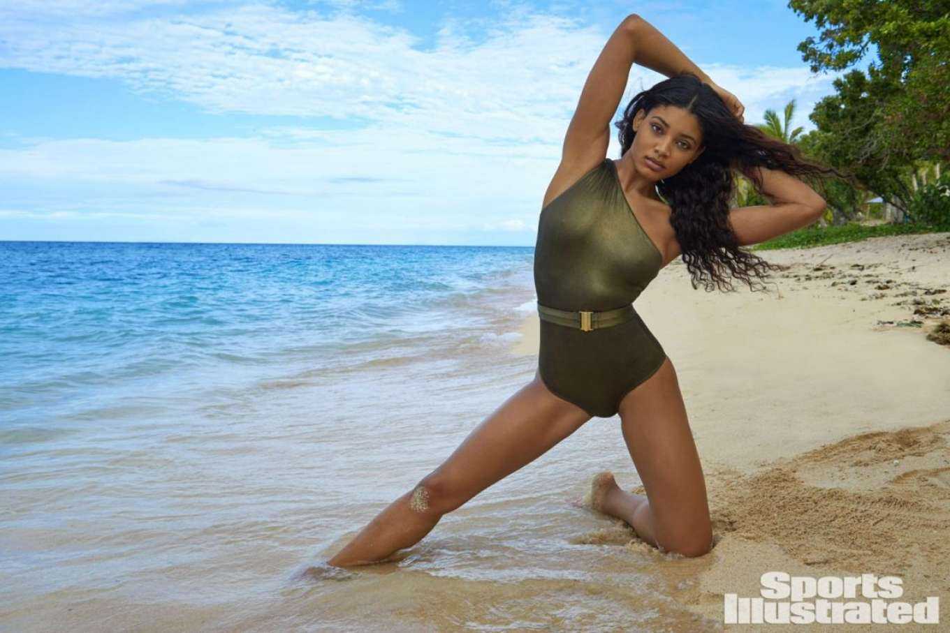 Danielle-Herrington-Sports-Illustrated-Swimsuit-Edition-2017-1