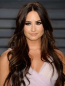 Demi-Lovato-at-2017-Vanity-Fair-Oscar-Party-in-Beverly-Hills-7
