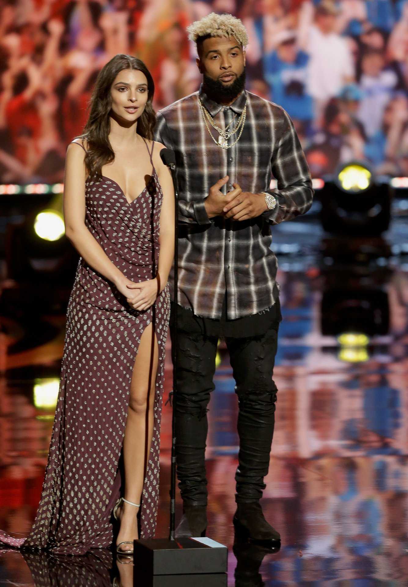 Emily-Ratajkowski-at-6th-Annual-NFL-Honors-in-Houston-11