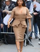 Eva-Longoria-Outside-The-View-in-NYC-9