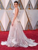 Hailee-Steinfeld-at-89th-Annual-Academy-Awards-in-Hollywood-4