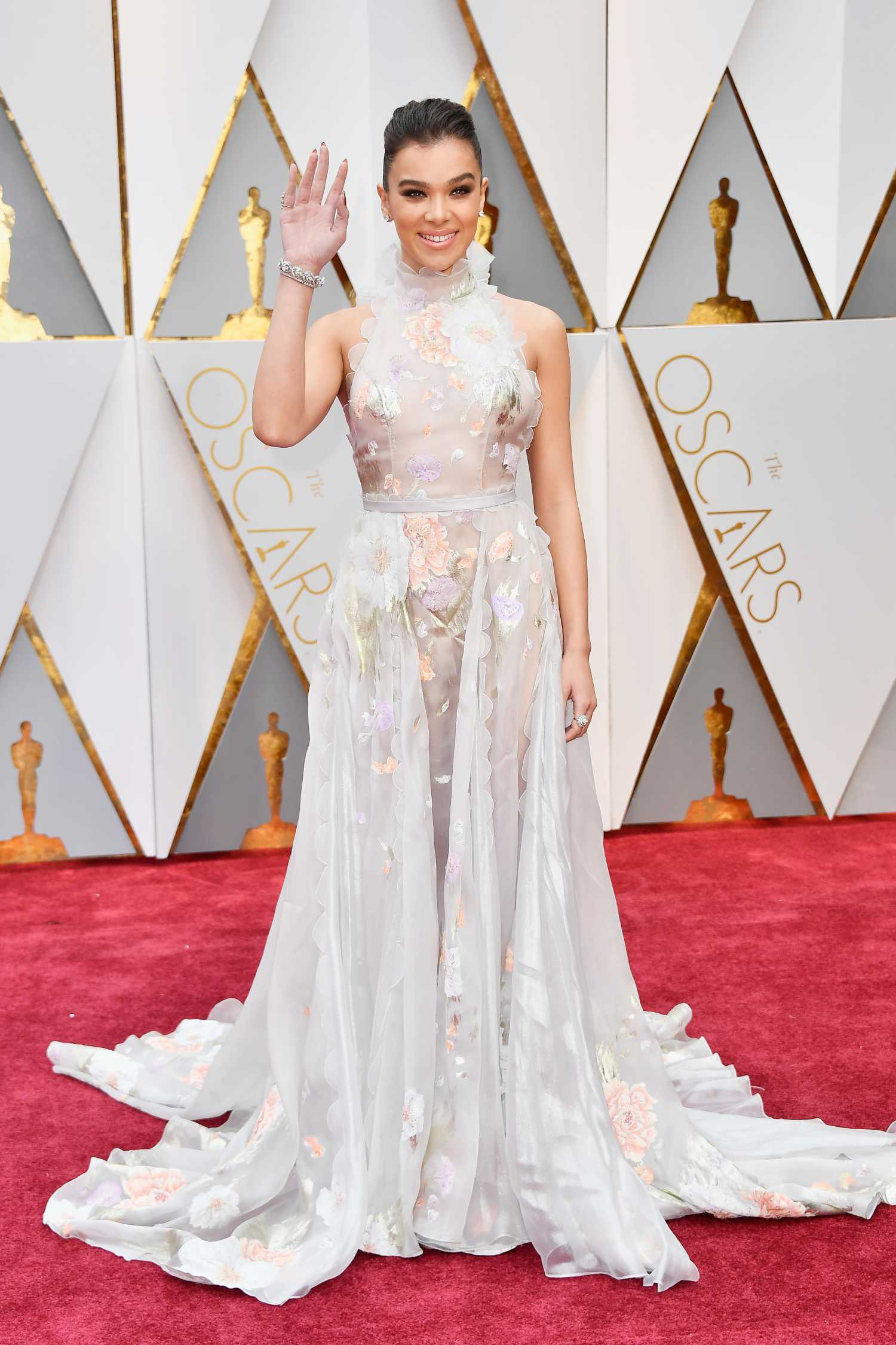 Hailee-Steinfeld-at-89th-Annual-Academy-Awards-in-Hollywood-6
