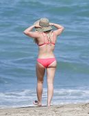 Hilary-Duff-13