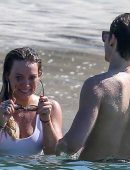 Hilary-Duff-Bikini-in-Costa-Rica-403