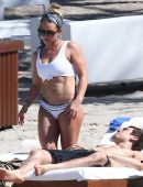 Hilary-Duff-Bikini-in-Costa-Rica-404