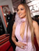 Jennifer-Lopez-at-59th-Grammy-Awards-in-Los-Angeles-1