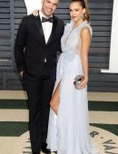 Jessica-Alba-at-2017-Vanity-Fair-Oscar-Party-in-Beverly-Hills-4