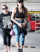 Jessica-Alba-in-Tights-and-Sports-Bra-4
