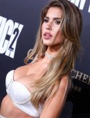 Kara-Del-Toro-at-the-Premiere-of-John-Wick-Chapter-2-2