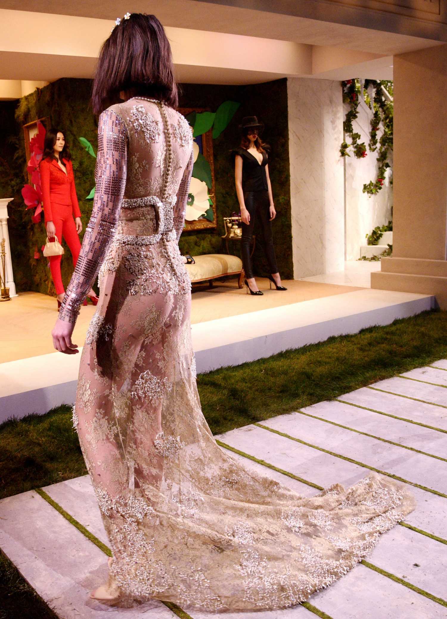 Kendall-Jenner-La-Perla-Fall-Winter-2017-RTW-Show-in-NYC-9