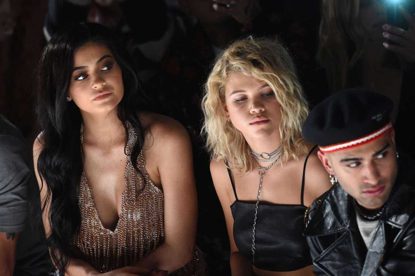 Kylie-Jenner-at-Jeremy-Scott-Collection-at-2017-NYFW-2